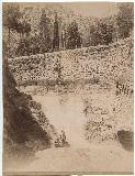 1319 - Тифлисъ. Водопадъ у Ботаническаго сада (б).JPG.jpg