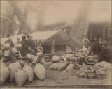 9005 - Елисаветополь. Продажа глиняной посуды под деревьями чинарей.jpg.jpg